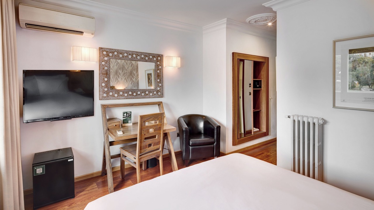 Photo of Bedroom in Figueres