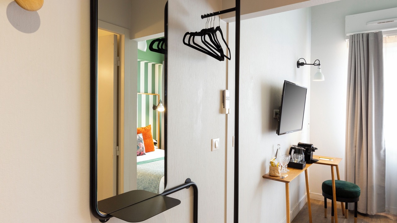 Photo of Bedroom in Jules Ferry - Recamier