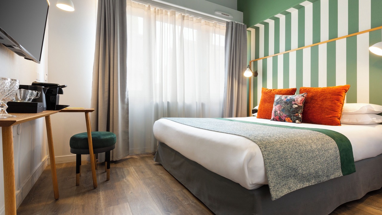 Photo of Bedroom in Jules Ferry - Recamier