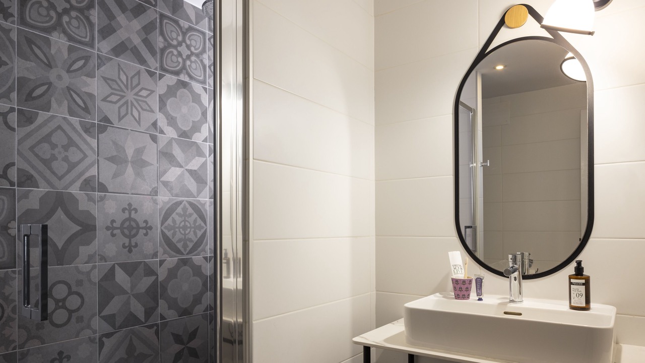 Photo of Bathroom in Jules Ferry - Recamier