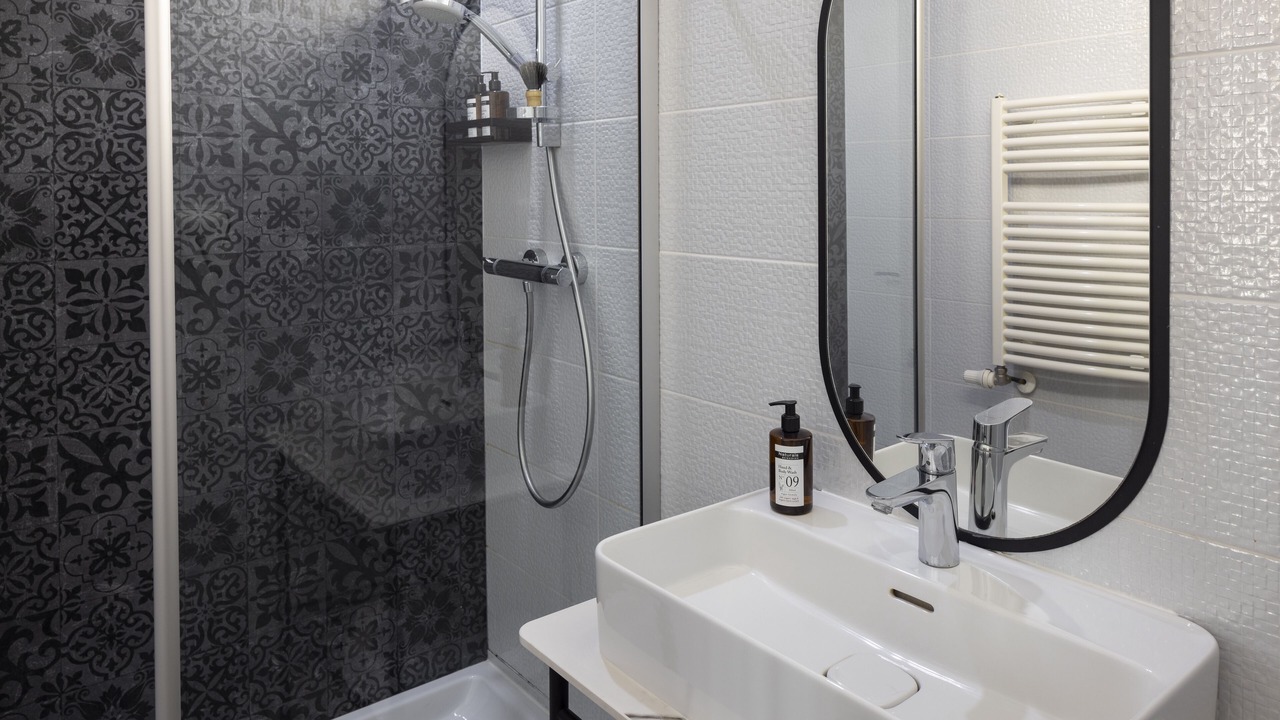 Photo of Bathroom in Jules Ferry - Recamier