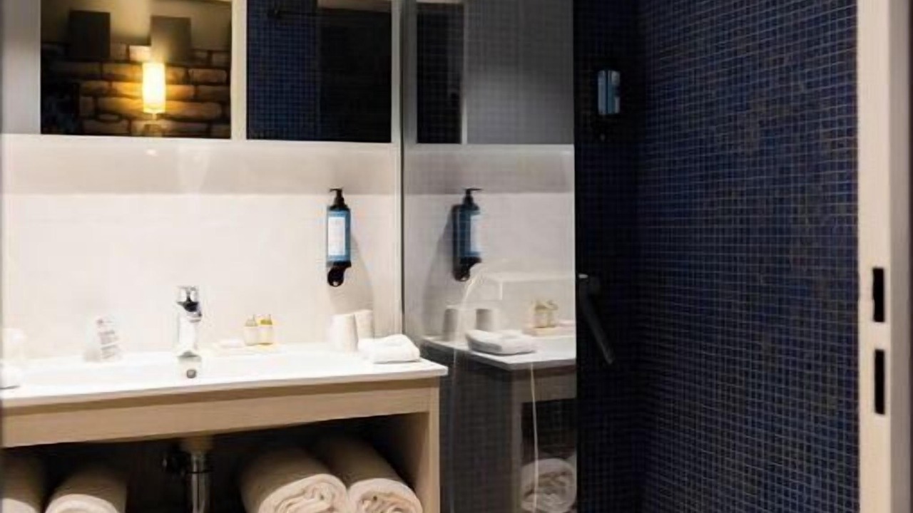 Photo of Bathroom in Magny-le-Hongre