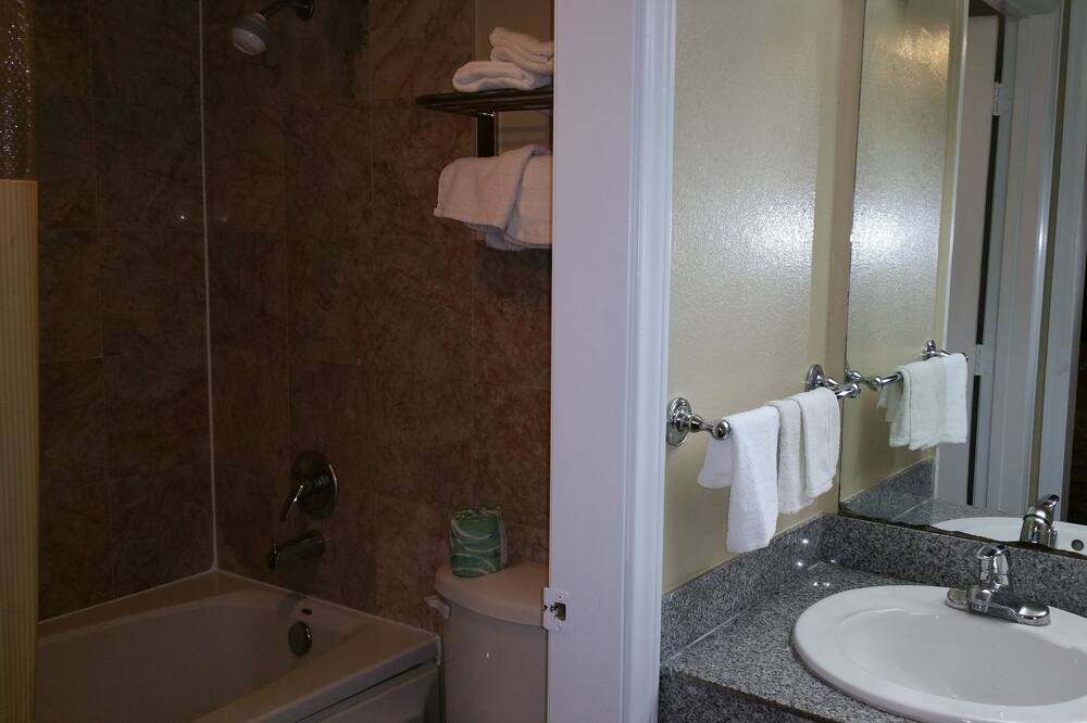 Photo of Bathroom in Waxahachie
