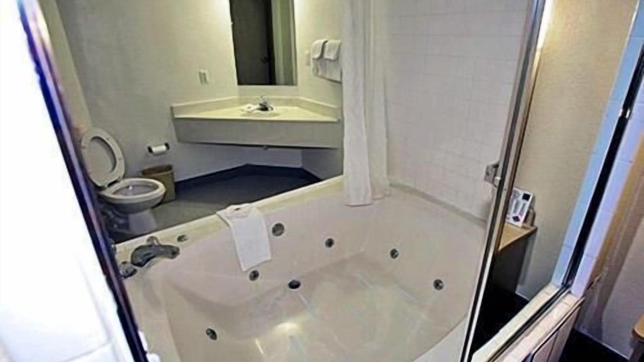 Photo of Bathroom in Seymour