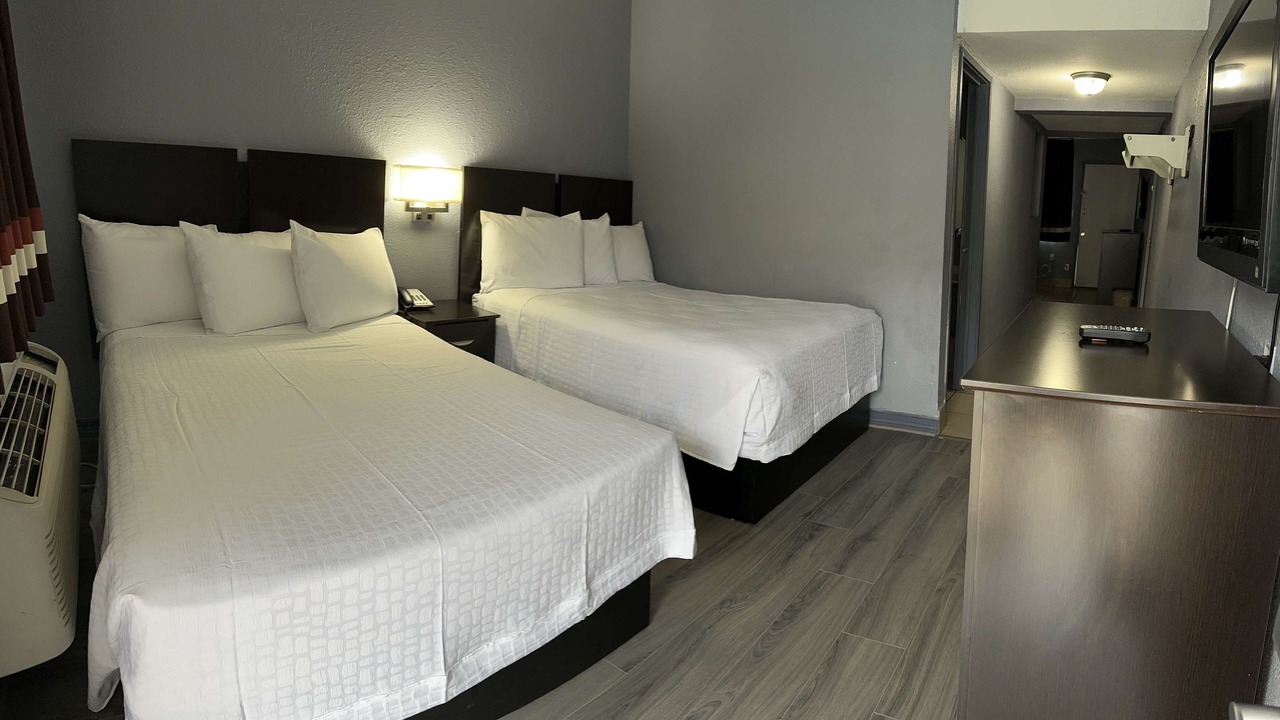 Photo of Bedroom in Groves