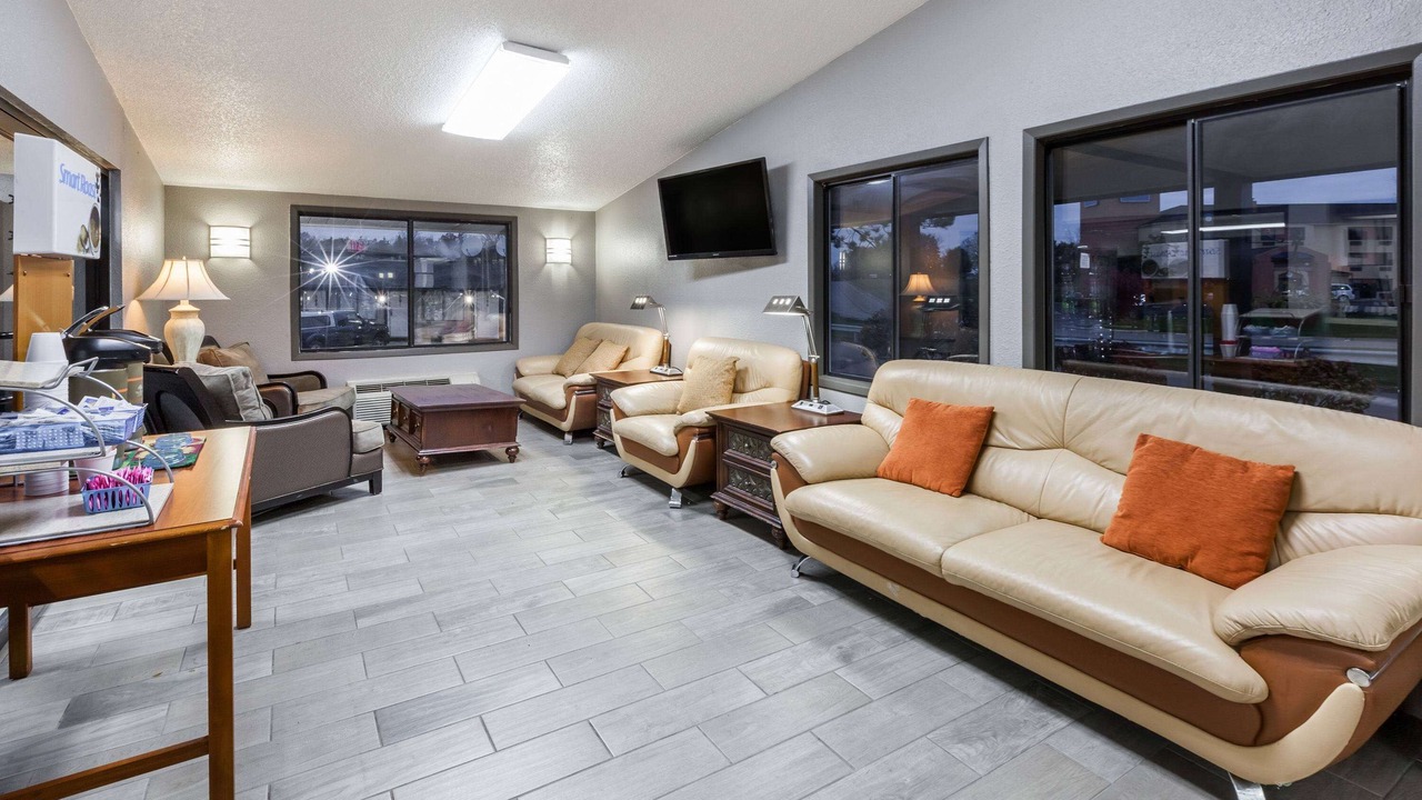 Photo of Livingroom in Flint