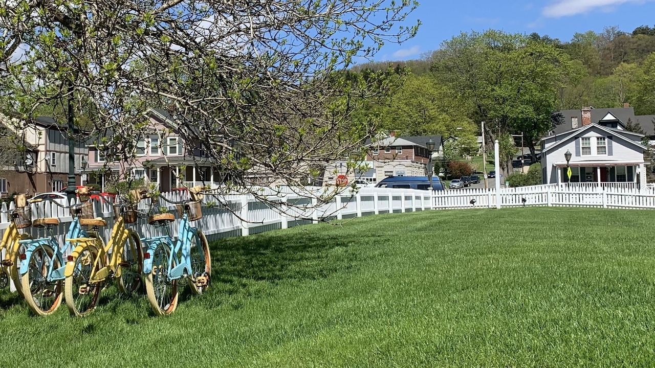 Photo of Outdoor in Lee