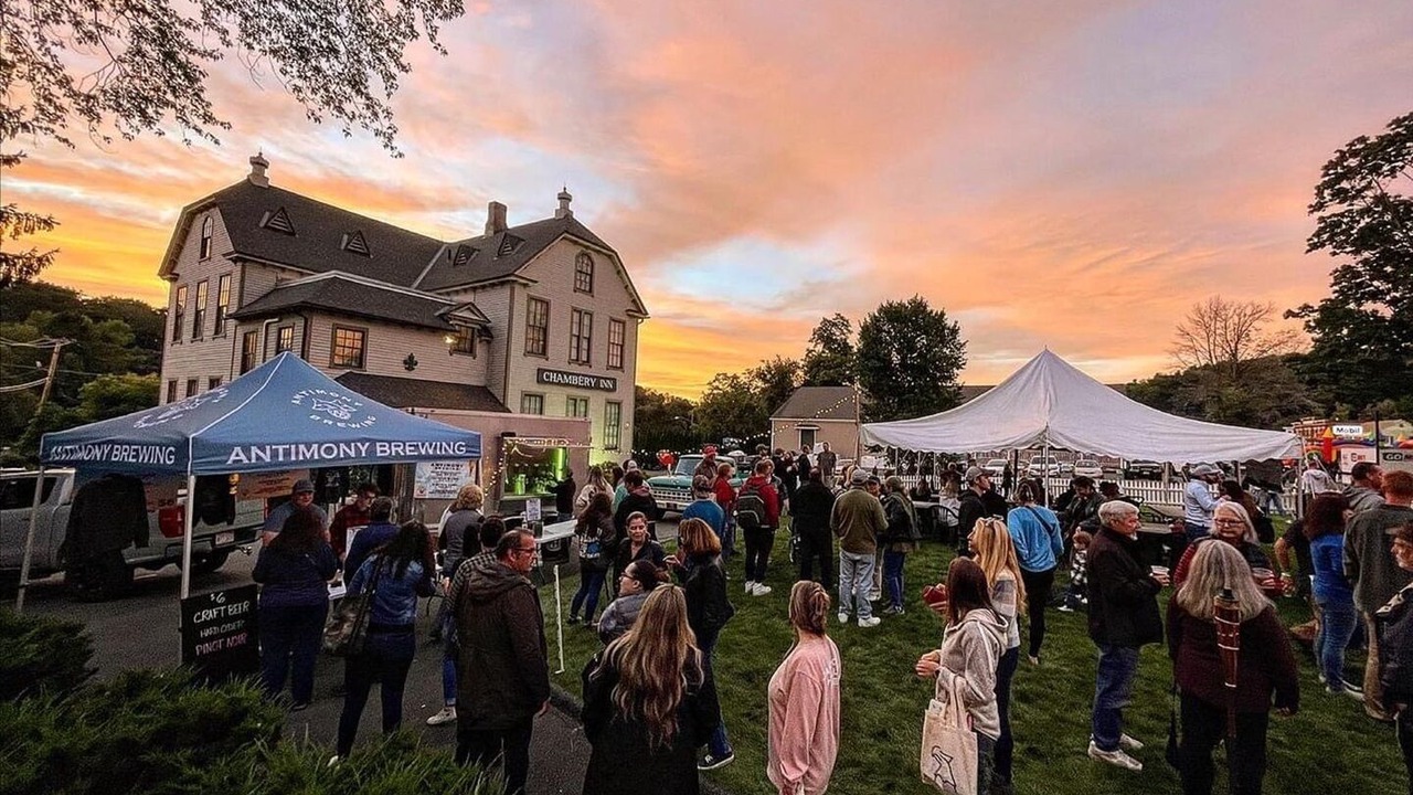 Photo of Outdoor in Lee