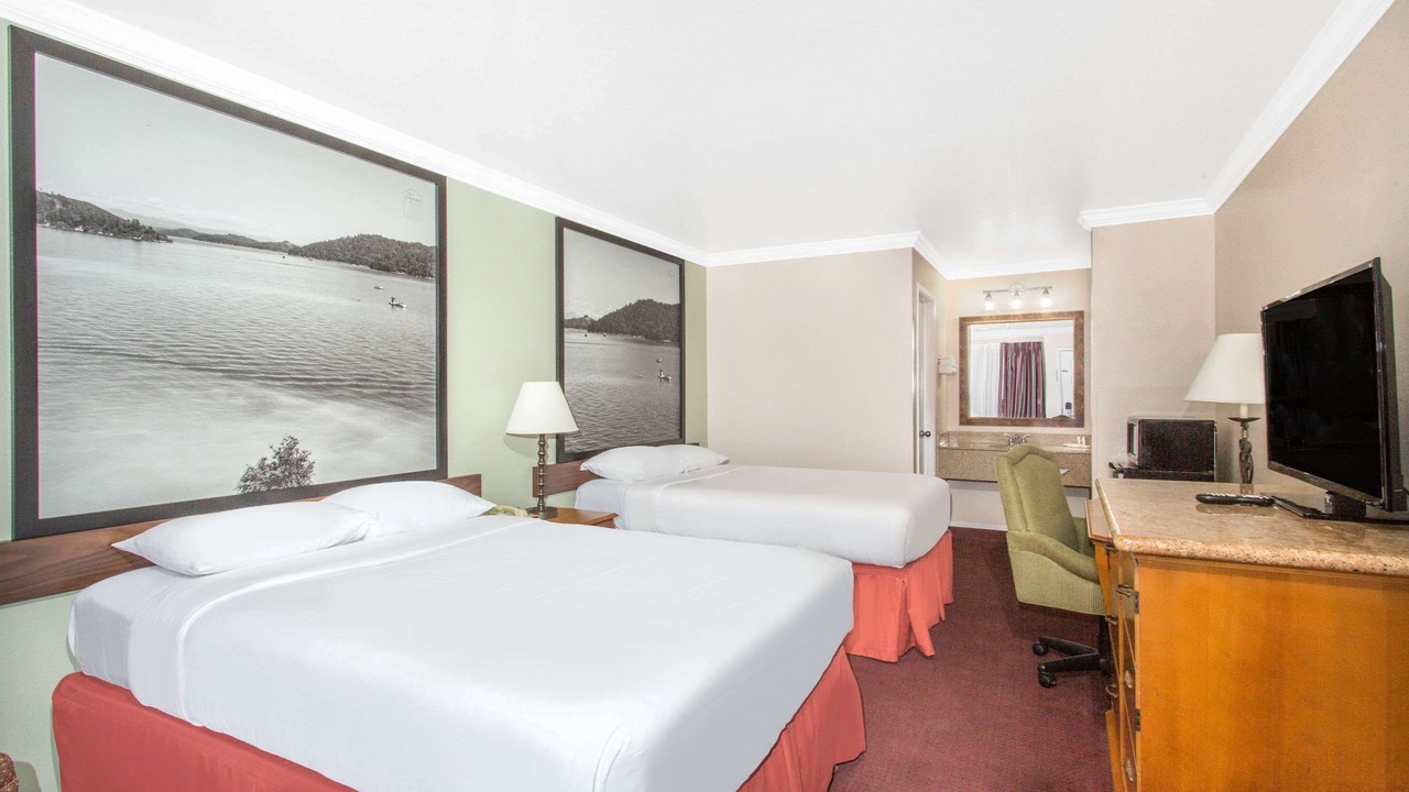 Photo of Bedroom in Upper Lake