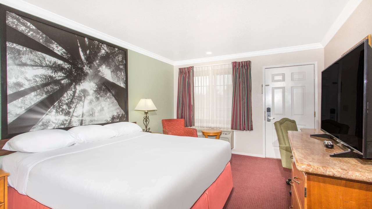 Photo of Bedroom in Upper Lake