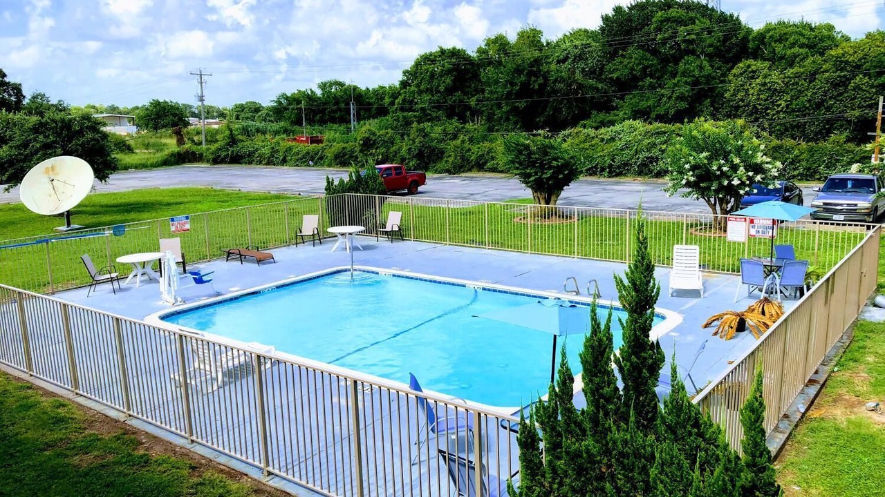 Photo of Outdoor in Clute