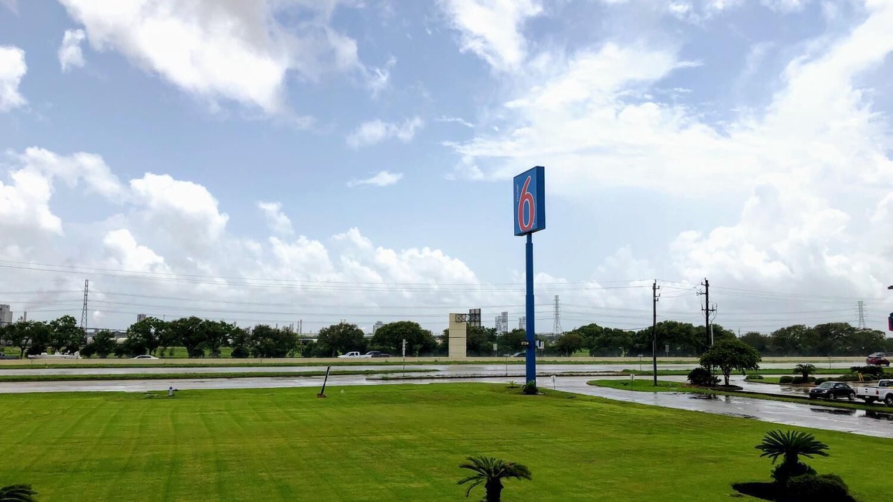 Photo of Others in Clute