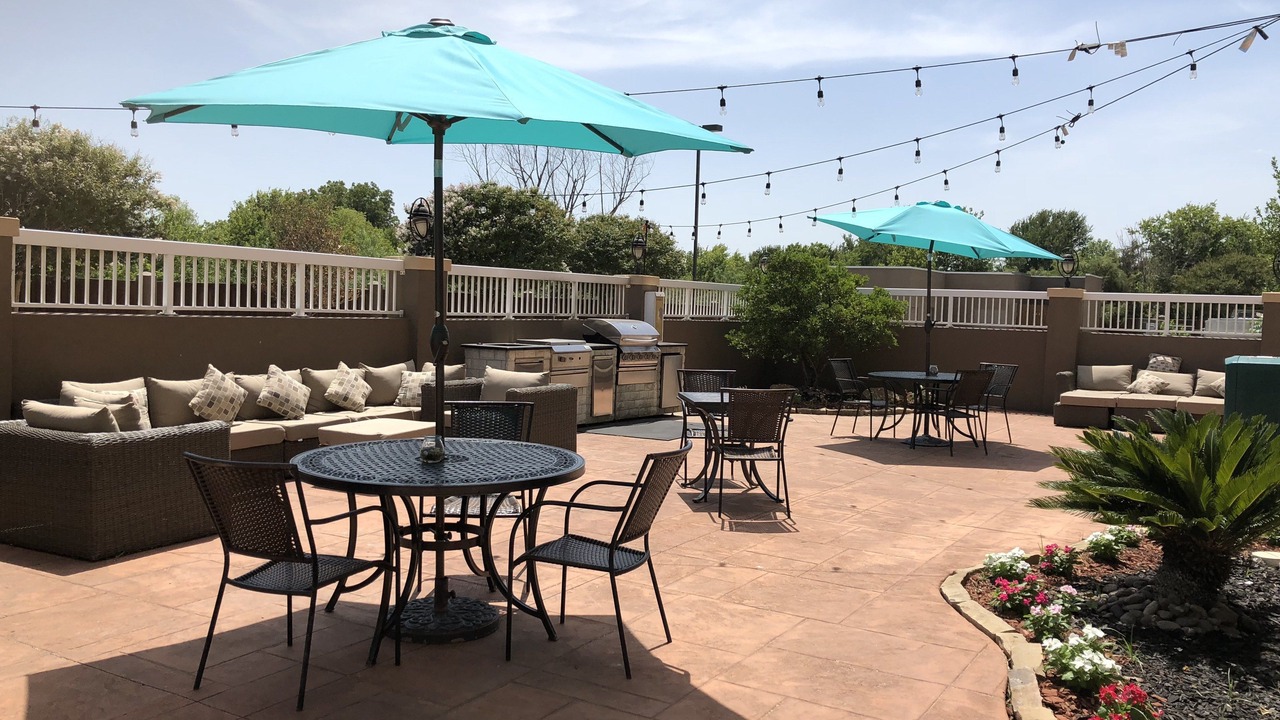 Photo of Patio Balcony in Lacy-Lakeview