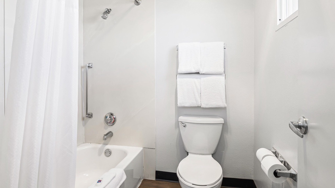 Photo of Bathroom in Larkspur