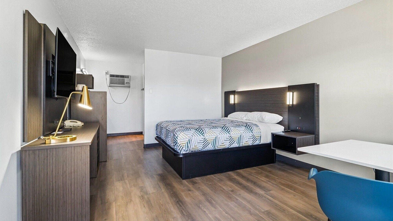 Photo of Others in Larkspur