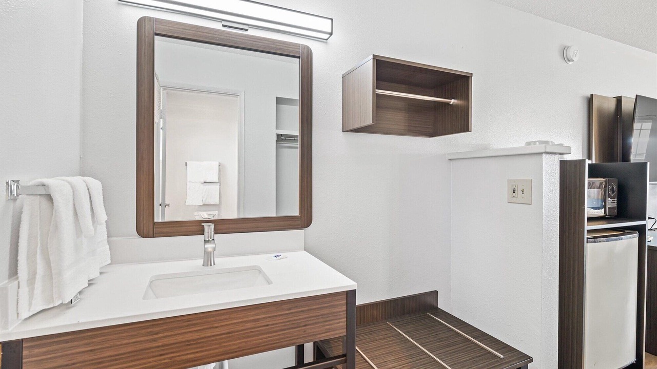 Photo of Others in Larkspur