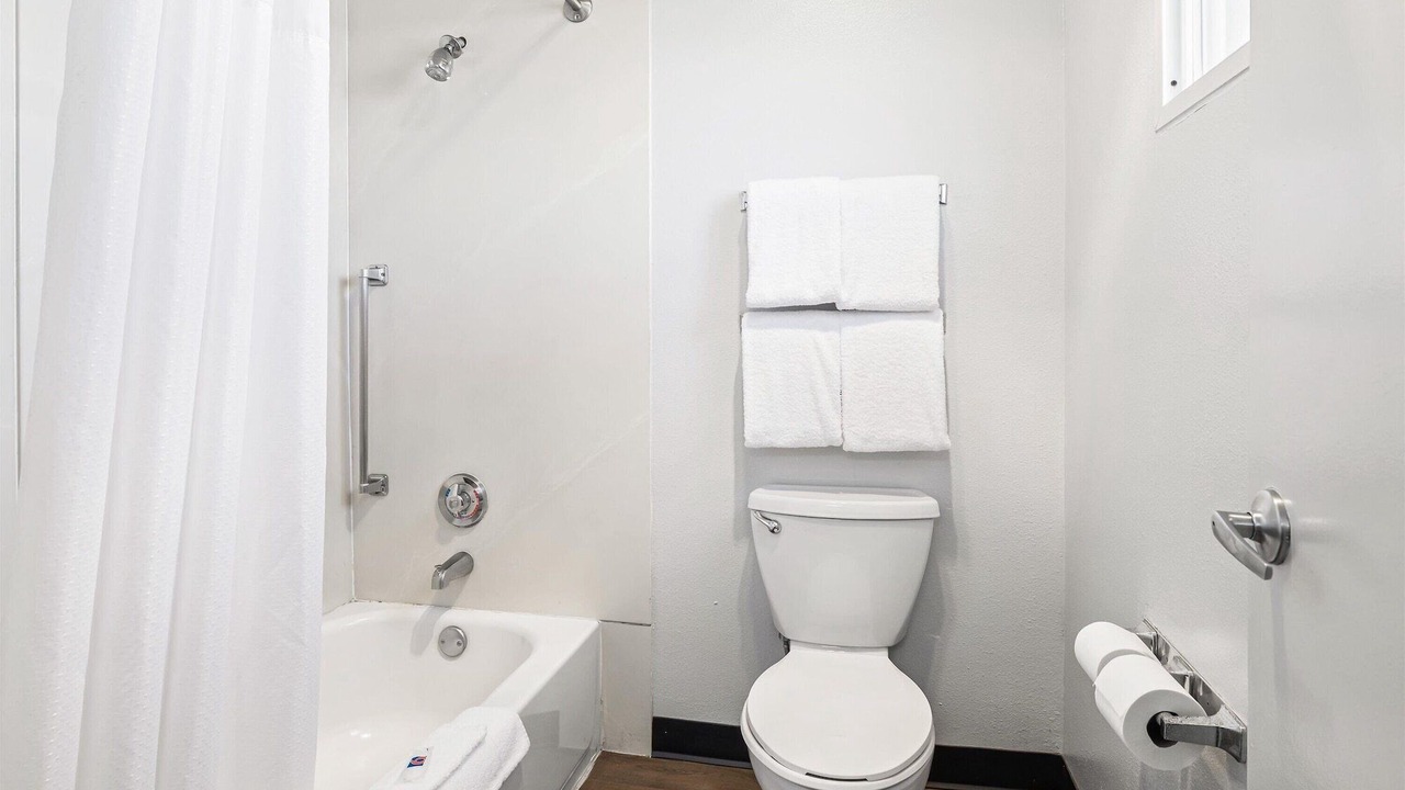 Photo of Bathroom in Larkspur