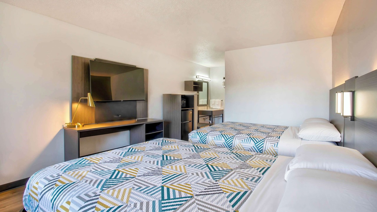 Photo of Others in Larkspur