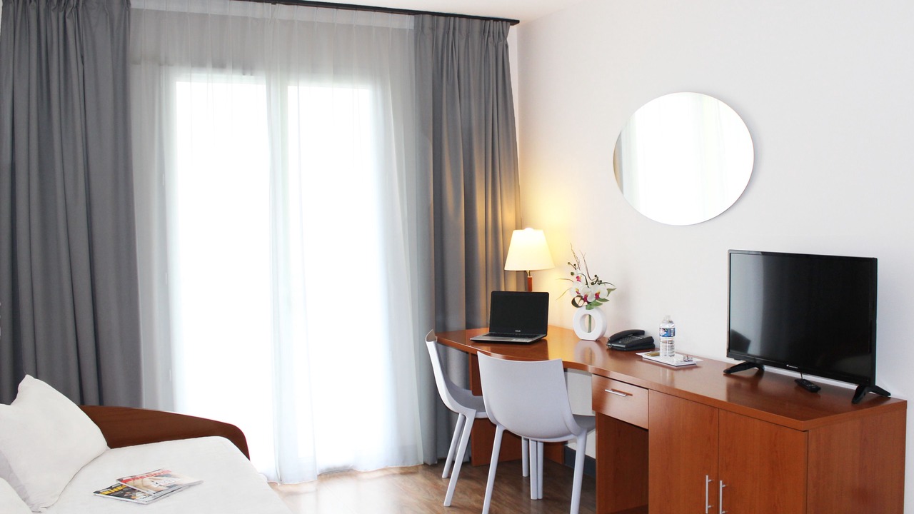 Photo of Bedroom in Saint-Nazaire