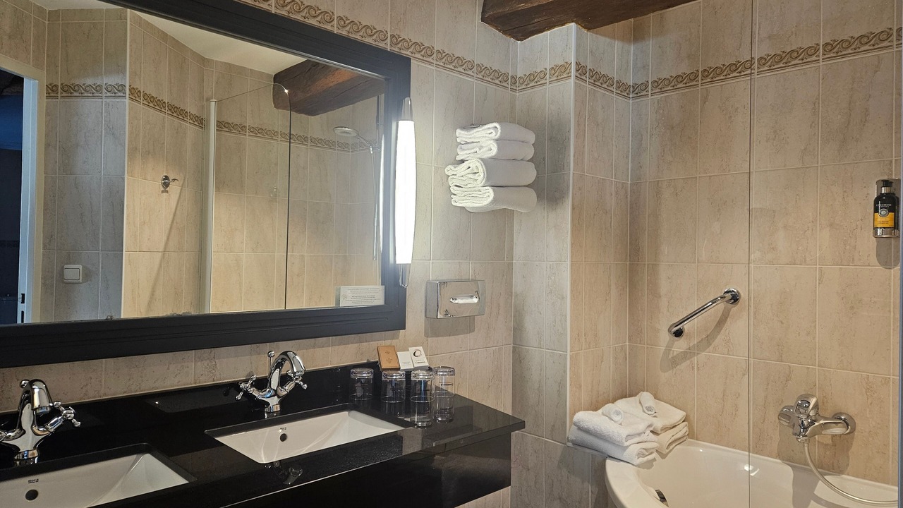 Photo of Bathroom in Saumur