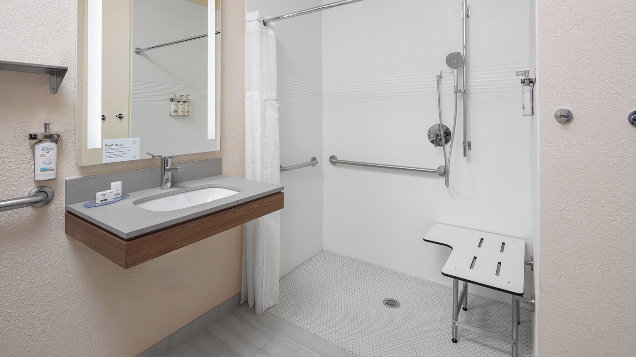 Photo of Bathroom in St. Robert