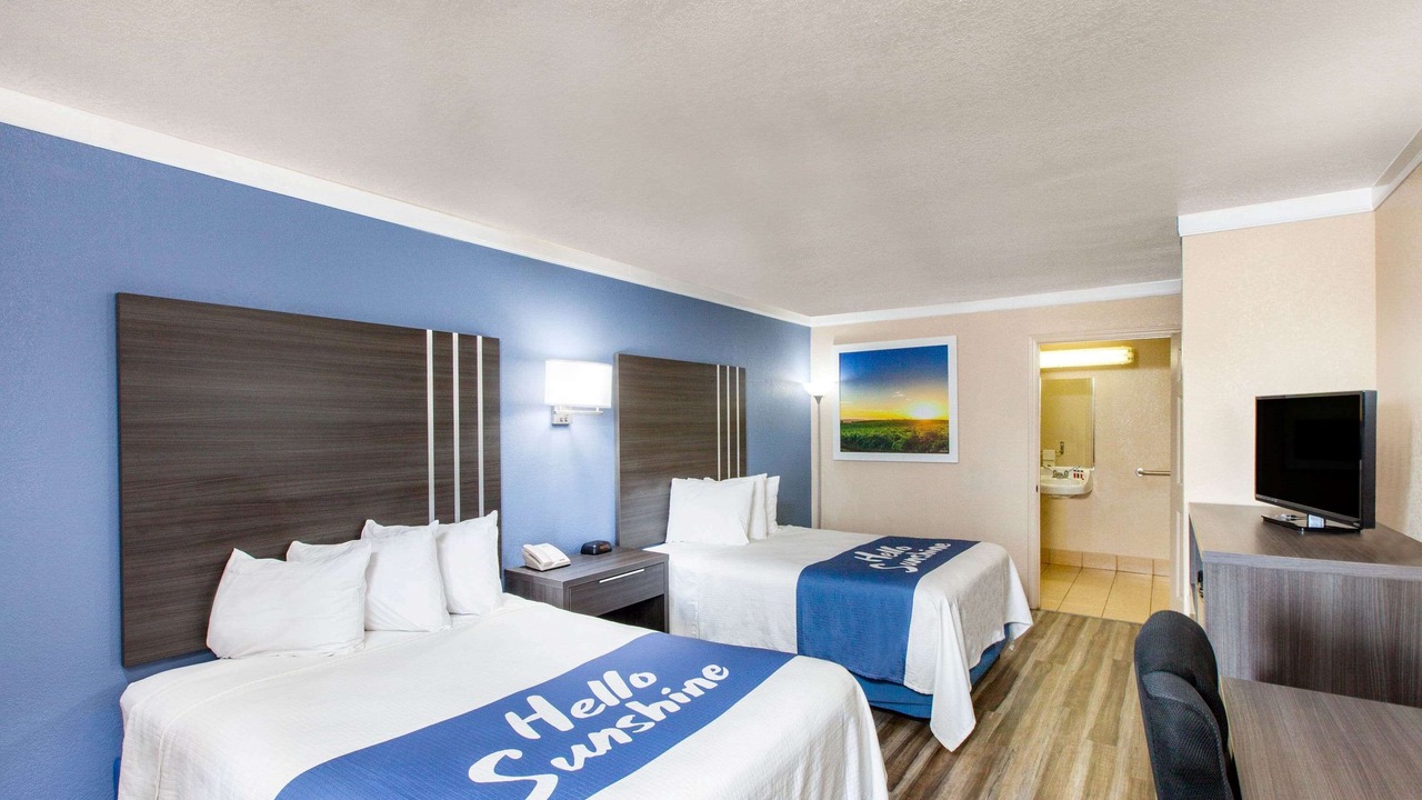 Photo of Bedroom in Elmendorf