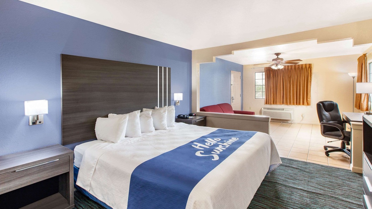 Photo of Bedroom in Elmendorf
