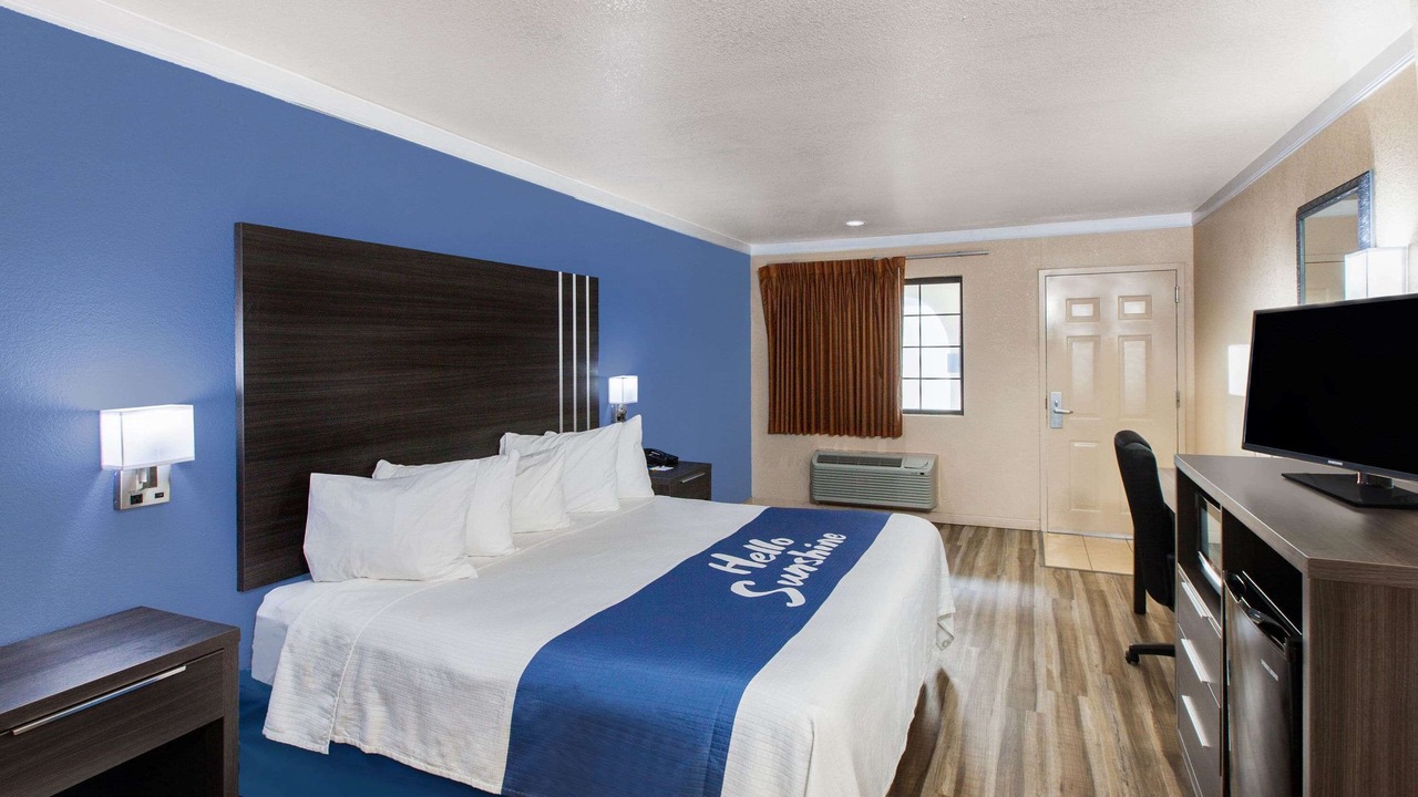 Photo of Bedroom in Elmendorf