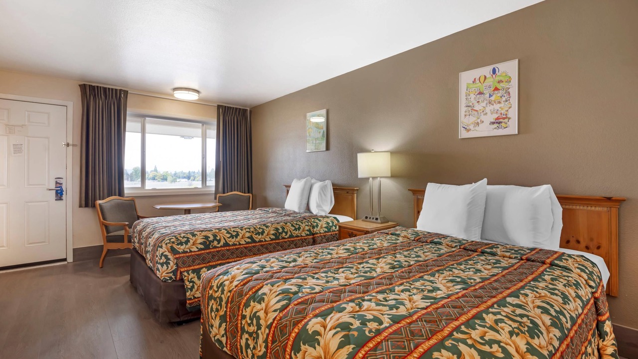 Photo of Others in Albany