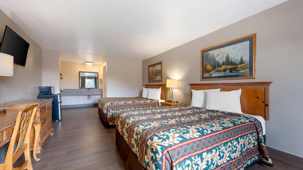 Photo of Others in Albany