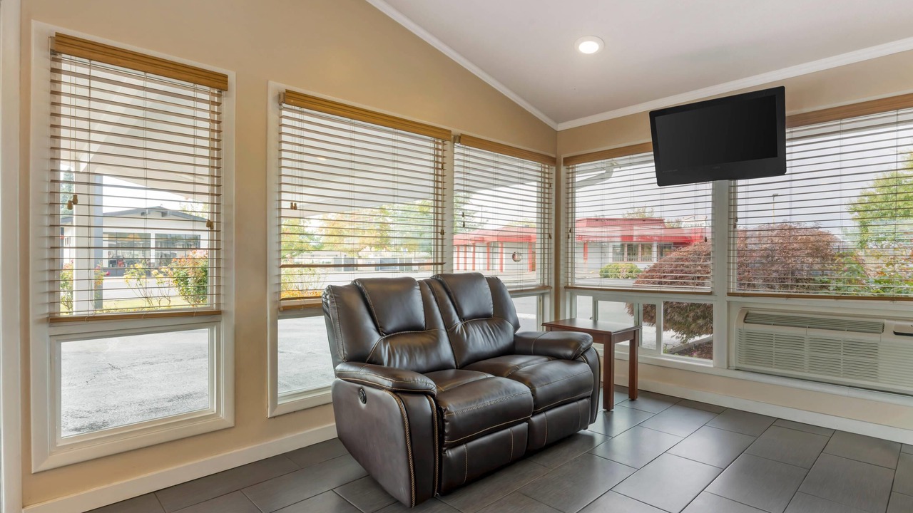 Photo of Others in Albany