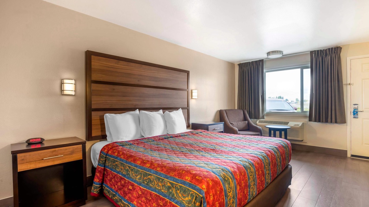 Photo of Others in Albany