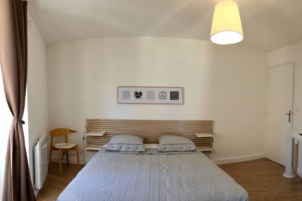Photo of Bedroom in Nimes City Centre