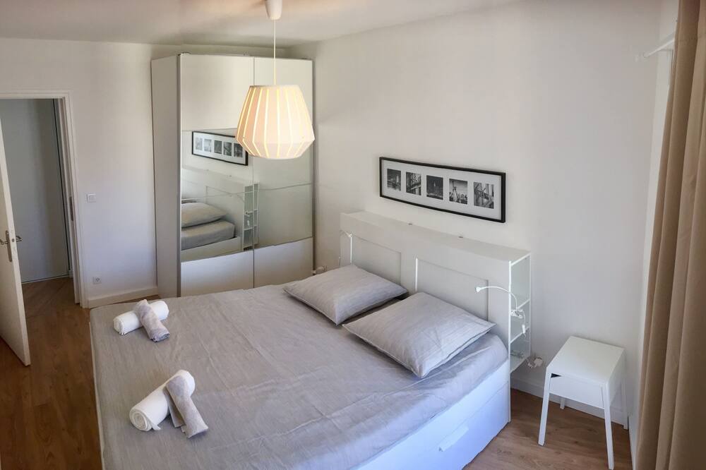 Photo of Bedroom in Nimes City Centre
