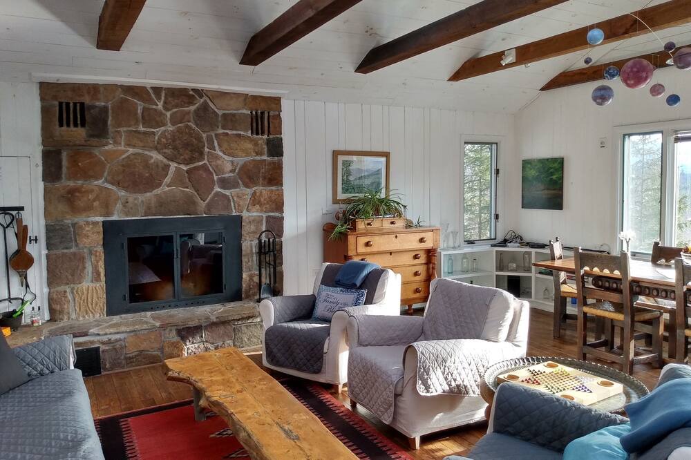 Photo of Livingroom in Keene