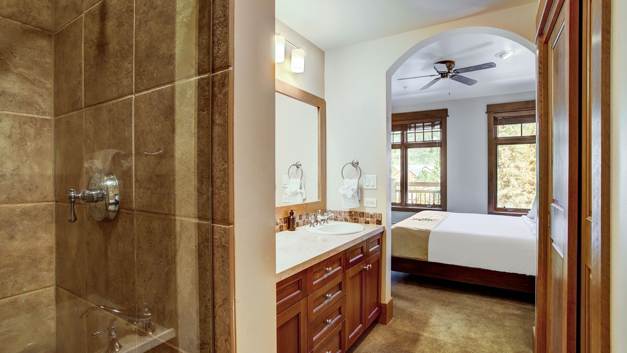 Photo of Bathroom in River Run
