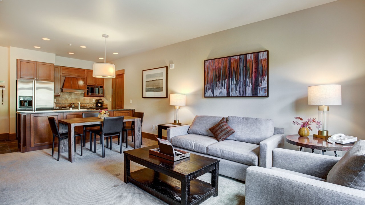 Photo of Livingroom in River Run