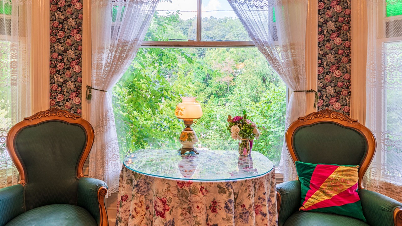 Photo of Bathroom in Eureka Springs Historic District
