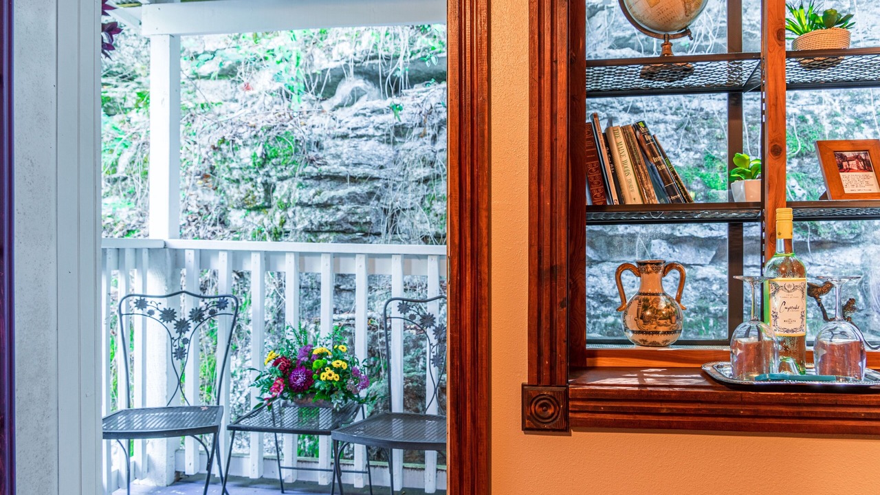 Photo of Bathroom in Eureka Springs Historic District