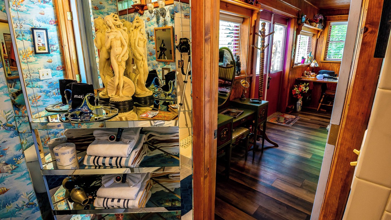 Photo of Bathroom in Eureka Springs Historic District