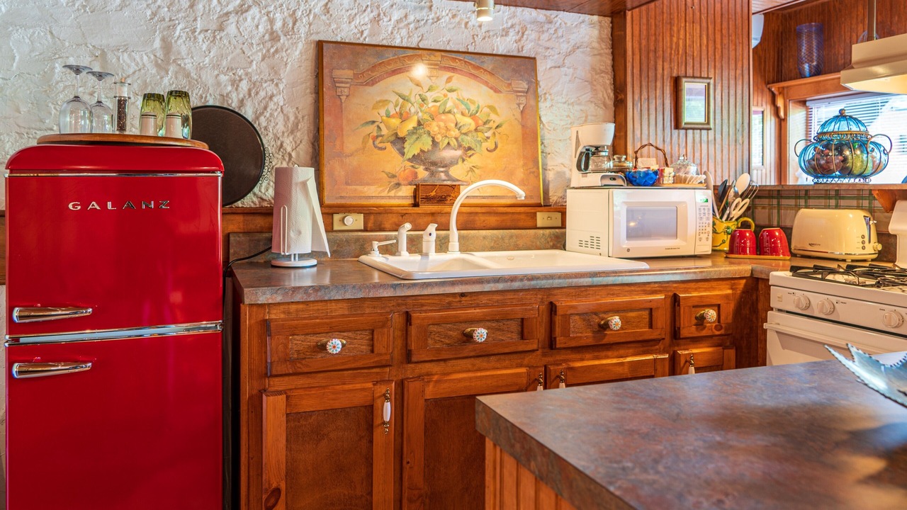 Photo of Bathroom in Eureka Springs Historic District