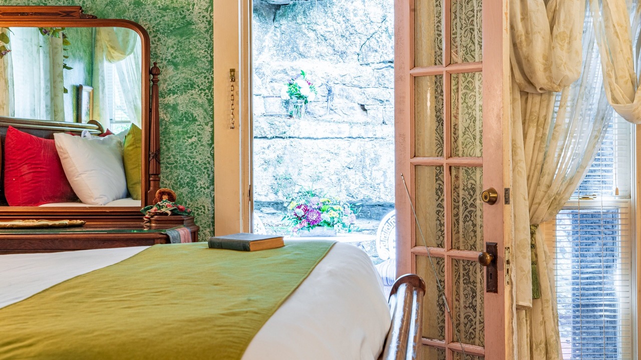 Photo of Bathroom in Eureka Springs Historic District