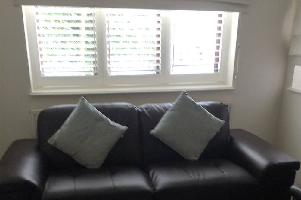 Photo of Livingroom in Burghfield