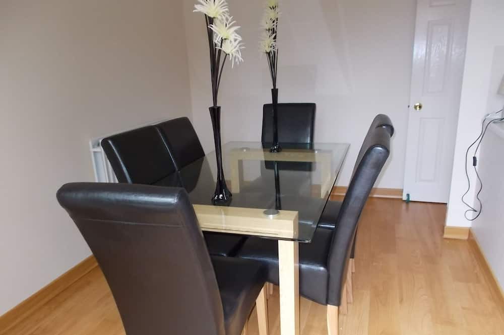 Photo of Livingroom in Burghfield