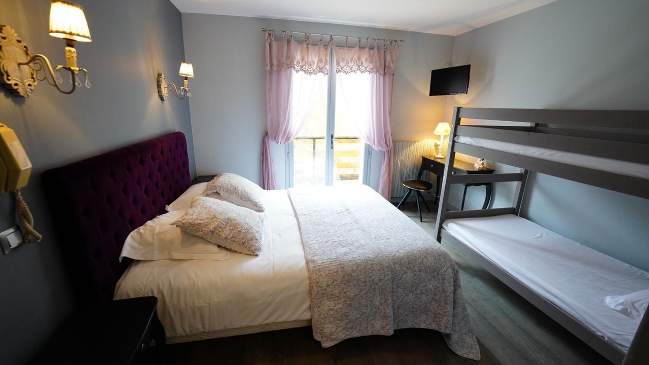 Photo of Bedroom in Saint-Jacques-des-Blats