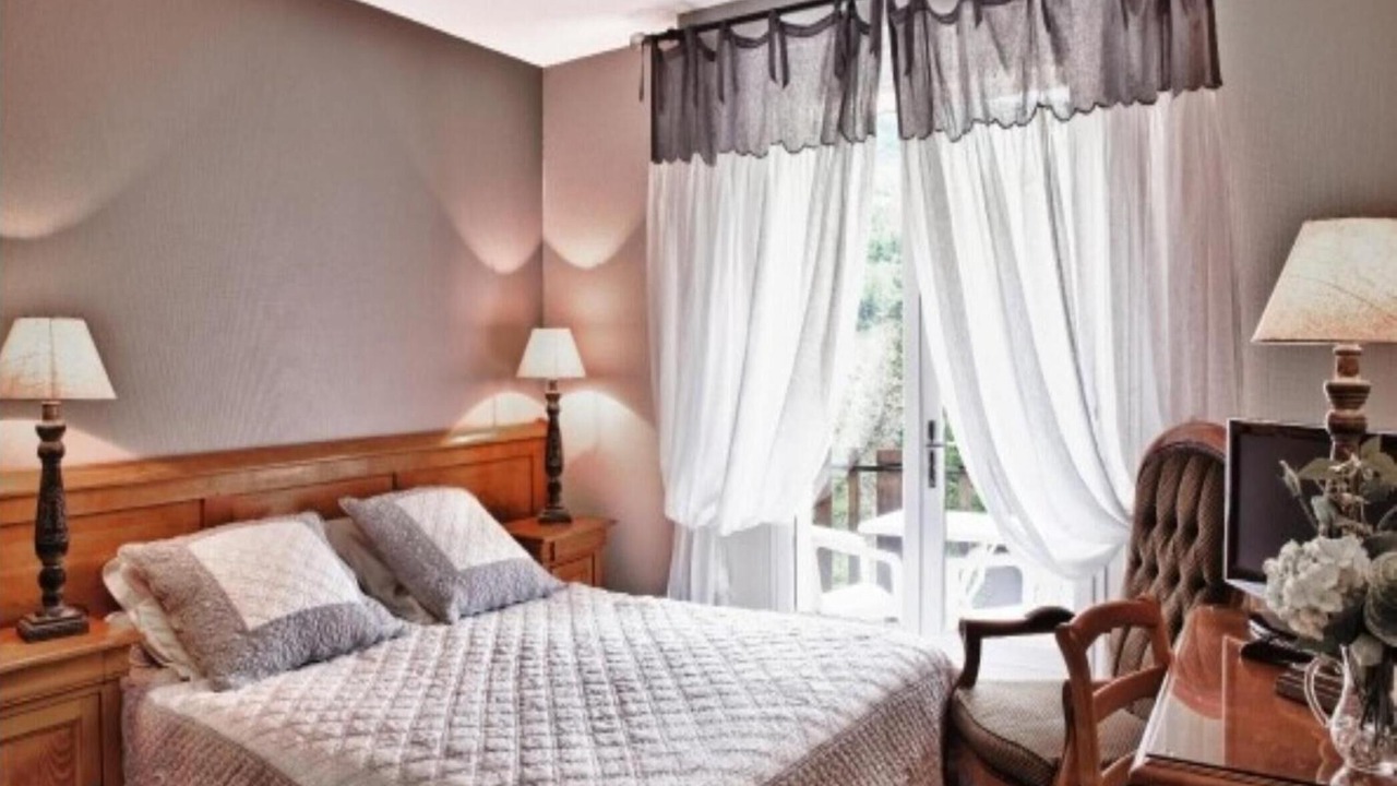 Photo of Bedroom in Saint-Jacques-des-Blats