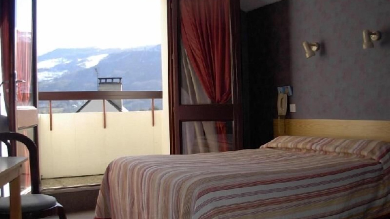 Photo of Bedroom in Thiezac