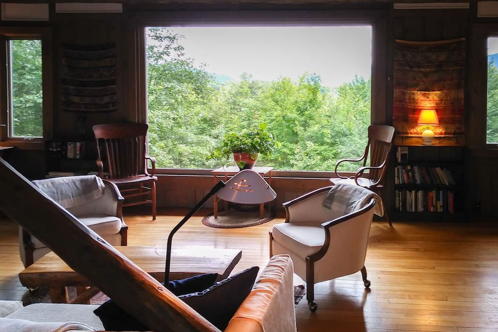 Photo of Livingroom in Keene