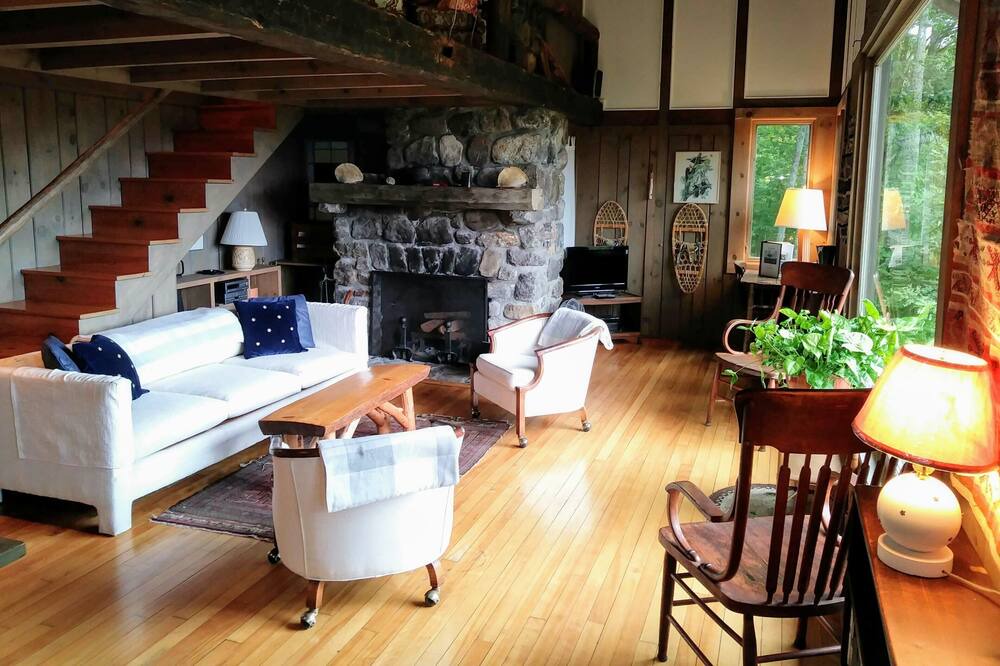 Photo of Livingroom in Keene