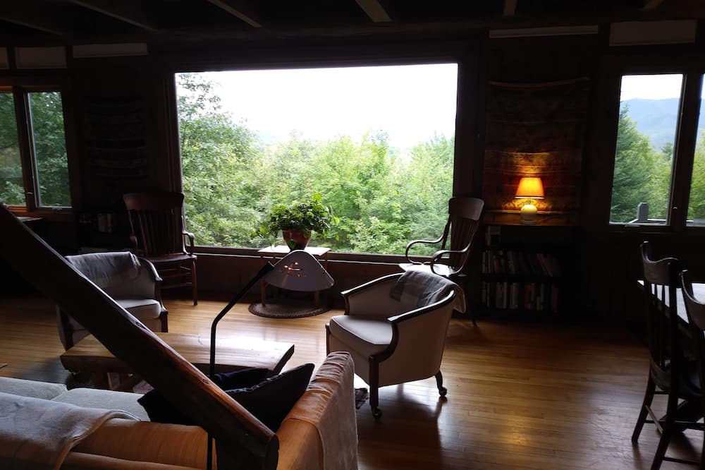 Photo of Livingroom in Keene